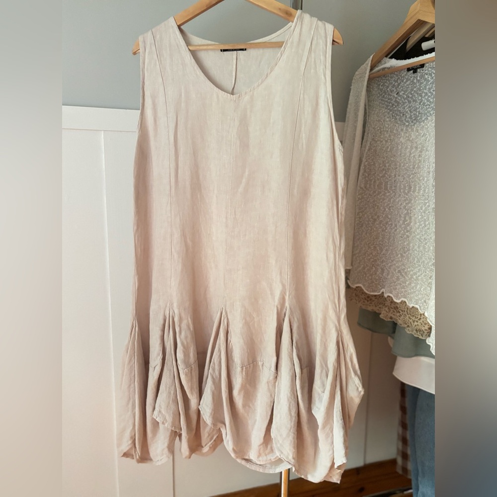 Bella Amore Linen Flowy Midi Dress